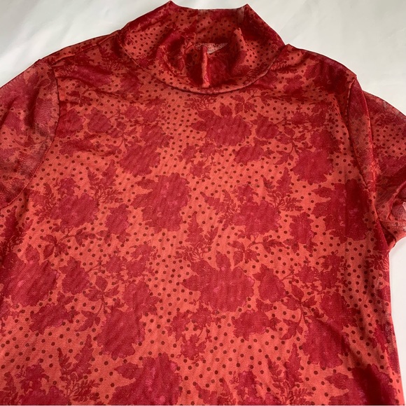 Burgandy Floral print mesh top - Picture 2 of 2